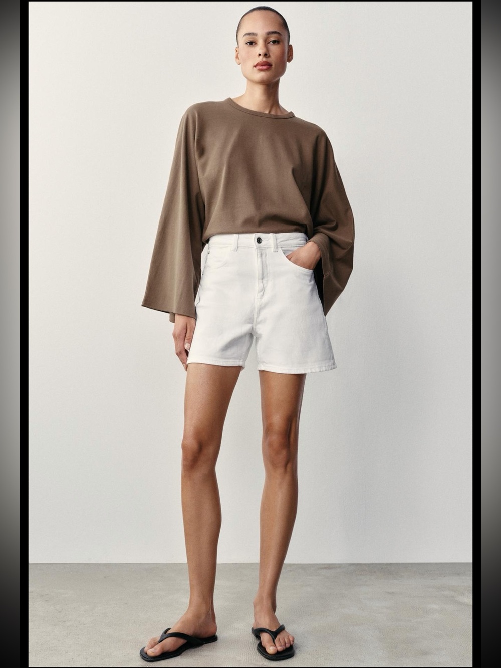 Zara Z1975 White High-Waisted Mom Fit  Shorts 
size 4